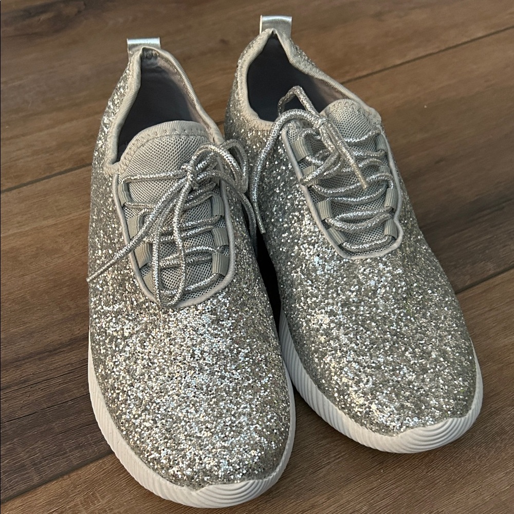 Qupid Silver Glitter Sneakers